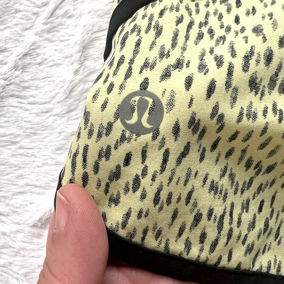 Lululemon Yellow Black Specked Comfy Athletic Workout Running Shorts Women sz 6 - Picture 6 of 9